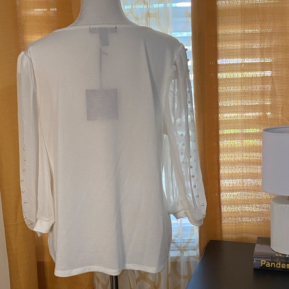 ⭐️🏷️SALE⭐️ New Madison Blouse with Sheer sleeves with pearls Size XL - Picture 6 of 9